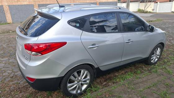 HYUNDAI IX35 2.0 MPI 4X2 16V FLEX 4P AUTOMÁTICO HYUNDAI IX35 2.0 MPI 4X2 16V FLEX 4P AUTOMÁTICO